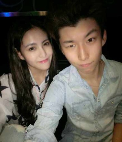 Thiếu nữ vừa nhập học đã khiến SV trường điện ảnh “dậy sóng” - 8 Những hình ảnh đầy vui tươi của cô và bạn bè tại ngôi trường mới.