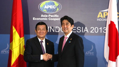 Chủ tịch nước gặp nguyên thủ, Lãnh đạo các thành viên APEC - 1 Chủ tịch nước gặp Thủ tướng Nhật Bản Shinzo Abe
