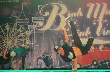 Bùng nổ đêm nhạc sinh viên trường kinh tế - 6 Hoàng Dung