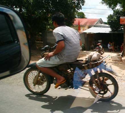 Nổi giận với những cỗ xe tử thần” ở ngã ba Đông Dương