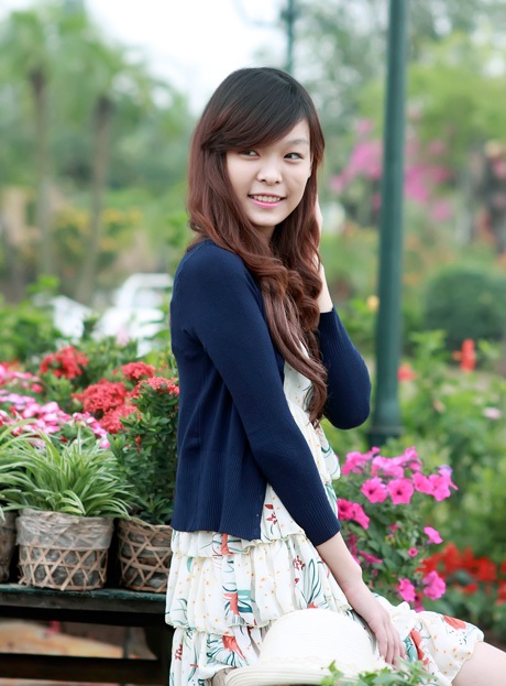 Nữ sinh 1m75 khoe dáng xinh tươi tuổi 18 - 7 Hoàng Dung