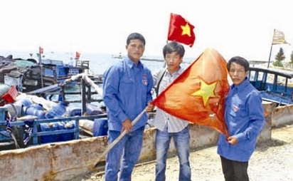 Ngư dân trẻ dũng cảm và lá cờ đi vào lịch sử