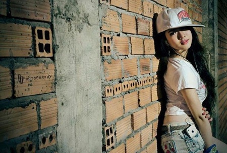 Những "hotgirl" nổi tiếng với nghệ thuật body painting - 10 Hani Nguyễn sở hữu một khuôn hình đẹp và ăn ảnh
