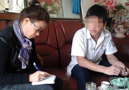 Những đám cưới cận huyết buốt lòng giữa mây cao - 6 Học sinh Thào A Dậu, cưới vợ năm 13 tuổi.
