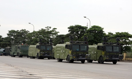 Xem công an Hà Nội diễn tập chống bạo loạn, khủng bố - 5 CATP Hà Nội ngoài lực lượng tinh nhuệ còn có những xe đặc chủng, trang thiết bị và vũ khí hiện đại