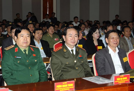 Xem công an Hà Nội diễn tập chống bạo loạn, khủng bố - 1 Xem công an Hà Nội diễn tập chống bạo loạn, khủng bố