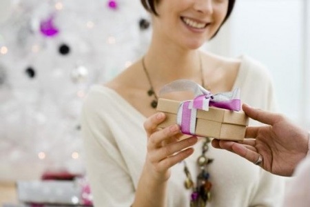 Sức mạnh của những thông điệp yêu thương - 1 Một món quà nhỏ nhưng chân thành sẽ khiến người nhận hạnh phúc