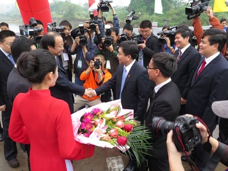 Xuất quân khởi động Liên hoan thanh niên Việt Nam - Trung Quốc lần thứ 2 - 2 Lễ xuất quân khởi động mở đầu cho chuỗi các hoạt động sôi động của Liên hoan.
