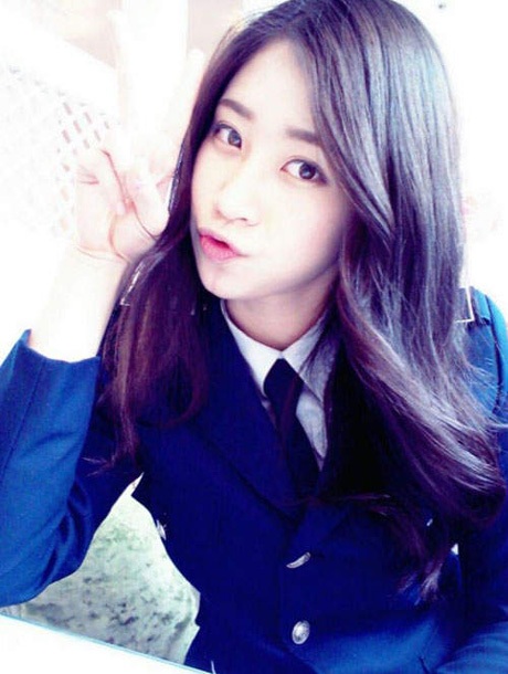 Thêm hình ảnh nữ sinh quân sự Hàn Quốc nhí nhảnh gây sốt - 1 Bức hình của cô gái khiến dân mạng Hàn Quốc nổi sóng.