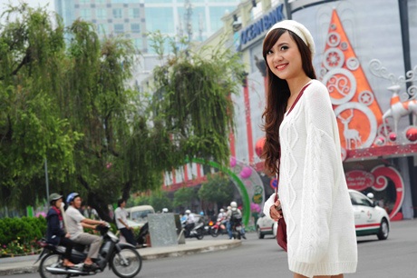 Hoa khôi sinh viên TPHCM xinh tươi đón Noel - 2 Hoàng Dung