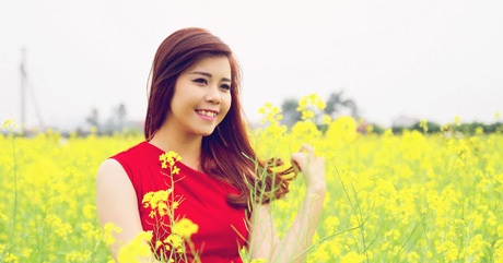 Ngắm Á khôi Imiss xinh tươi giữa “thảm” cải vàng - 3 Hoàng Dung