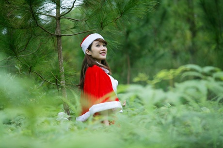 Bí quyết “bỏ túi” để thiếu nữ có bộ ảnh Noel xinh lung linh - 9 Hoàng Dung
