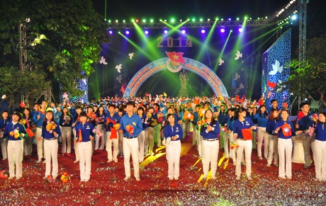 Hàng nghìn SV thủ đô khoe sắc tại lễ hội đường phố