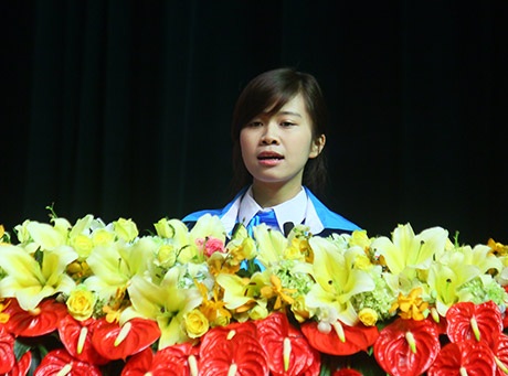 Khai mạc Đại hội sinh viên toàn quốc lần thứ IX - 3 Đại biểu Kim Anh trình bày tham luận tại Đại hội.