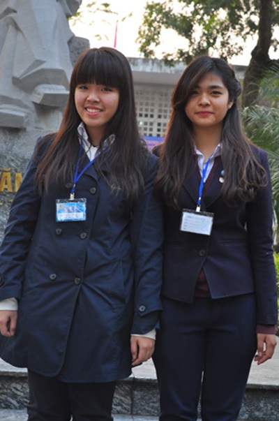 Gặp 9X trường Bưởi đẹp xinh, học giỏi - 4 Huyền Trang và Lan Hương.