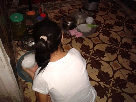Khi sinh viên lỡ yêu và lỡ ... có con - 1 “Vợ chồng sinh viên” sống trong căn nhà trọ chưa đầy 10m2 với những vật dụng đơn sơ