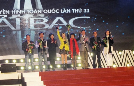 Phóng sự làm giả hài cốt liệt sĩ đoạt giải Liên hoan Truyền hình - 1 Các giải thưởng, bằng khen được trao tặng tới những tác phẩm truyền hình xuất sắc thuộc 9 thể loại.