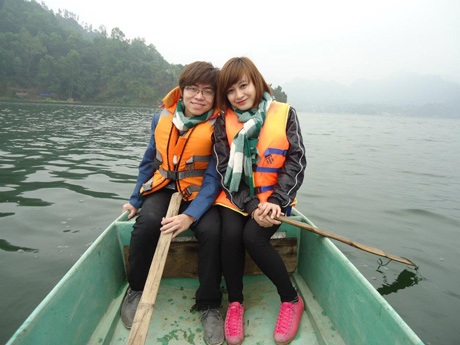 Thế Hùng và Hà Anh hạnh phúc trong chuyến du lịch Thung Nai – Mai Châu