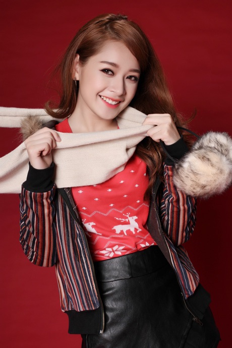 Ngắm Chi Pu tinh nghịch, rạng ngời đón Giáng sinh - 1 Vũ Phong