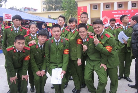 Những chàng cảnh sát tương lai tự hào hiến máu cứu người - 8 Nguyễn Ngọc - Bùi Liên