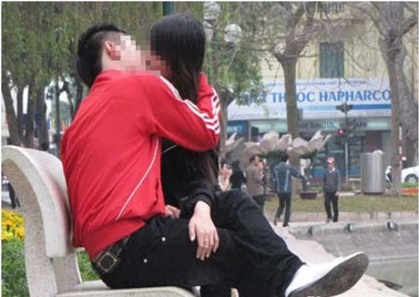 Một bộ phận các bạn trẻ đang đánh mất hình ảnh trong sáng của mình với những người xung quanh