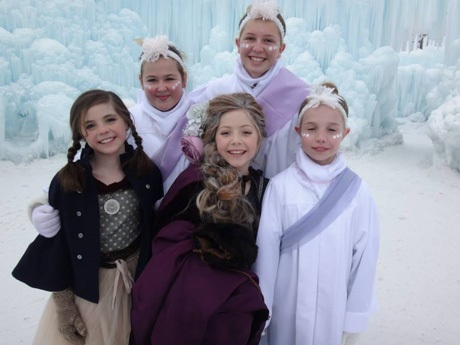 Sự góp mặt của nam ca sĩ 
Alex Boye với phong cách thổ dân càng khiến MV thú vị hơn bao giờ 
hết.