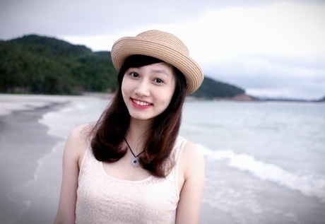 Người mẫu quảng cáo - Nghề “hot” mùa Tết - 3 Nhiều bạn trẻ tranh thủ làm thêm PG dịp cuối năm để có thêm thu nhập cho Tết.