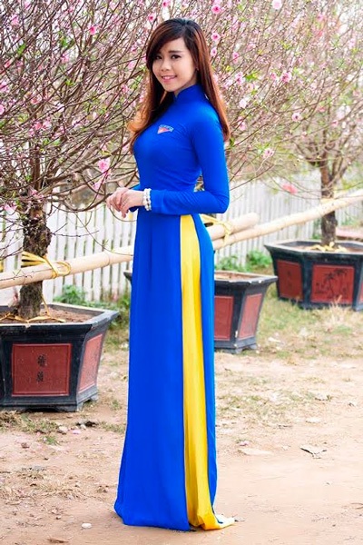 Cặp đôi á khôi Imiss khoe sắc bên vườn hoa Xuân - 7 Và á khôi Imiss Phạm Thùy Dương.