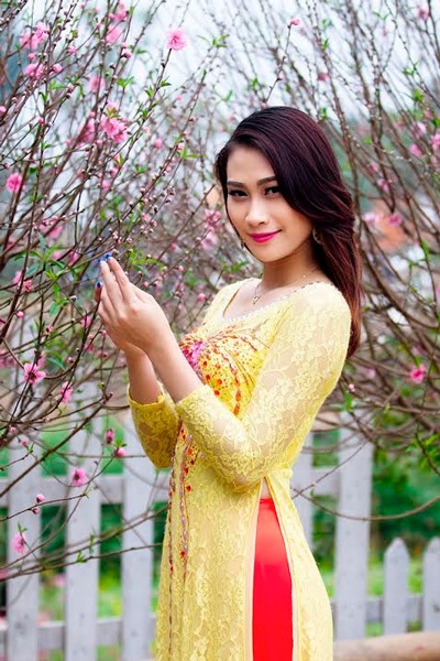 Cặp đôi á khôi Imiss khoe sắc bên vườn hoa Xuân - 4 Và á khôi Imiss Phạm Thùy Dương.