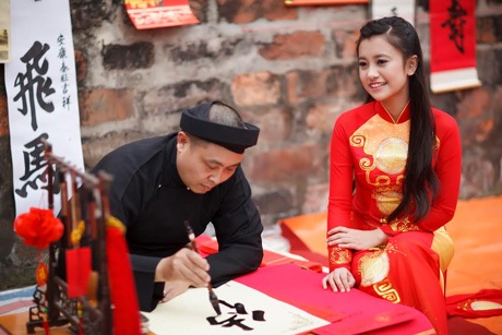 “Ong vàng” Thúy Quỳnh tâm sự về tiền lì xì ngày Tết - 3 Hoàng Dung