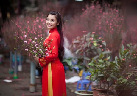 “Ong vàng” Thúy Quỳnh tâm sự về tiền lì xì ngày Tết - 12 Hoàng Dung