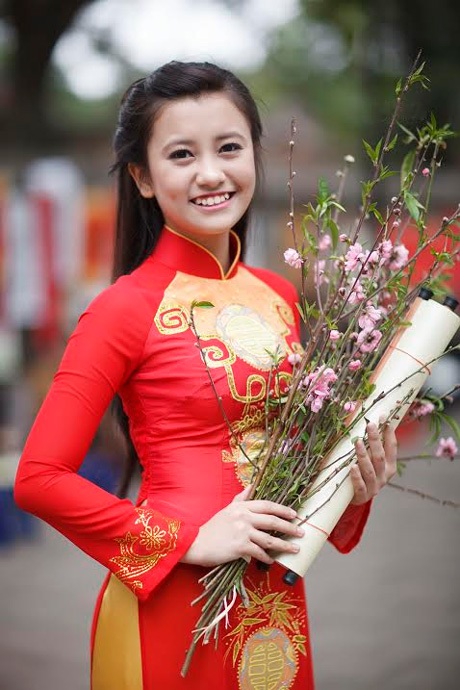 “Ong vàng” Thúy Quỳnh tâm sự về tiền lì xì ngày Tết - 6 Hoàng Dung