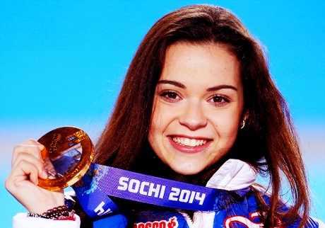 Những “bóng hồng” 9X tài sắc của Thế vận hội mùa đông - 8 Adelina Sotnikova xuất sắc giành huy chương vàng