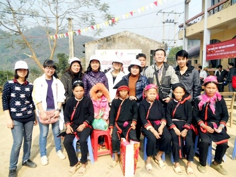 Nữ chủ tịch tuổi 16 đáng yêu của CLB tình nguyện - 4 Dự án “Bánh chưng ấm lòng xuân về”