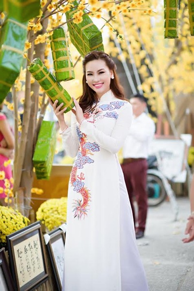 Siêu mẫu trẻ Thùy Linh mong năm mới “Mã đáo thành công” - 3 Hoàng Dung