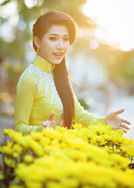 Á khôi Hoàng Y Nhung dịu dàng đón nắng Xuân - 11 Hoàng Dung