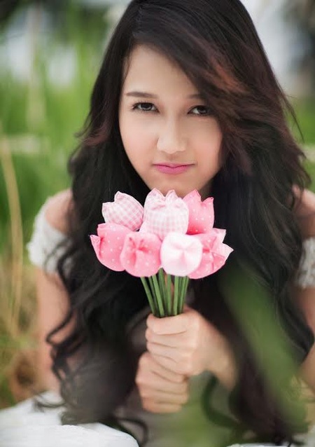 Nữ sinh Sài thành khoe sắc tinh khôi giữa vườn lau - 9 Hoàng Dung