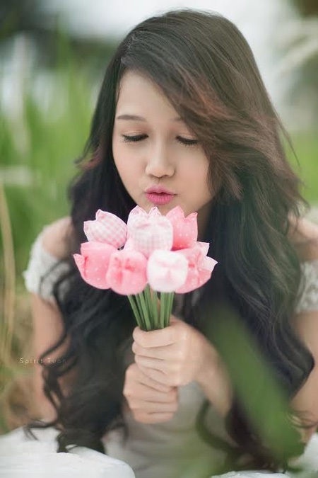 Nữ sinh Sài thành khoe sắc tinh khôi giữa vườn lau - 10 Hoàng Dung