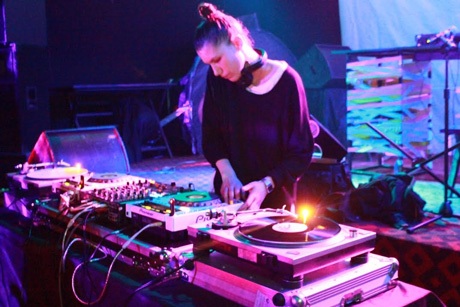 DJ nổi tiếng Thụy Điển ấn tượng trong đêm nhạc về bình đẳng giới - 4 Hoàng Dung