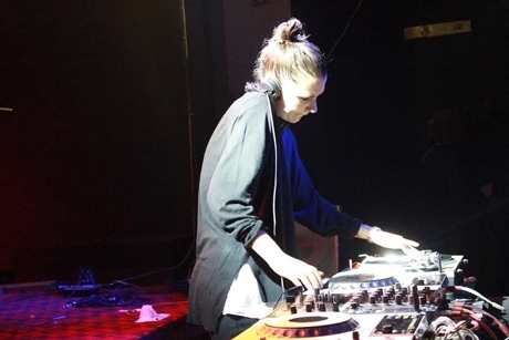 DJ nổi tiếng Thụy Điển ấn tượng trong đêm nhạc về bình đẳng giới - 5 Hoàng Dung