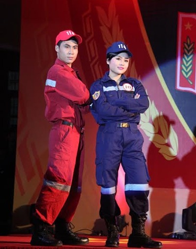 Ngỡ ngàng những “trai tài gái sắc” ĐH Phòng cháy chữa cháy - 5 Nét đẹp khỏe khoắn trong phần trình diễn trang phục Cảnh sát