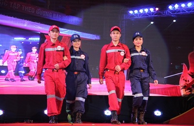 Ngỡ ngàng những “trai tài gái sắc” ĐH Phòng cháy chữa cháy - 7 Nét đẹp khỏe khoắn trong phần trình diễn trang phục Cảnh sát