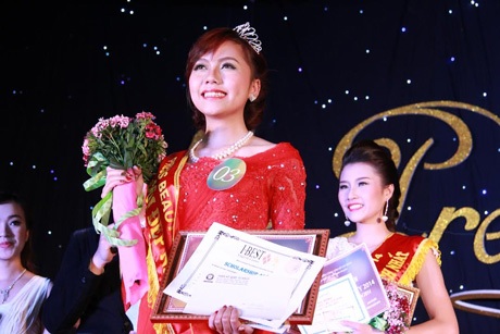 Và nụ cười rạng rỡ sau đó.