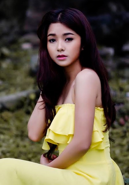 Nữ sinh "búp bê" trường Điện ảnh khoe sắc ngọt ngào - 11 Hoàng Dung