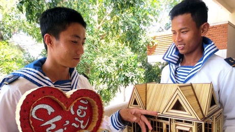 Lâu đài bằng... tăm tre - 1 Các sản phẩm làm bằng tăm tre.