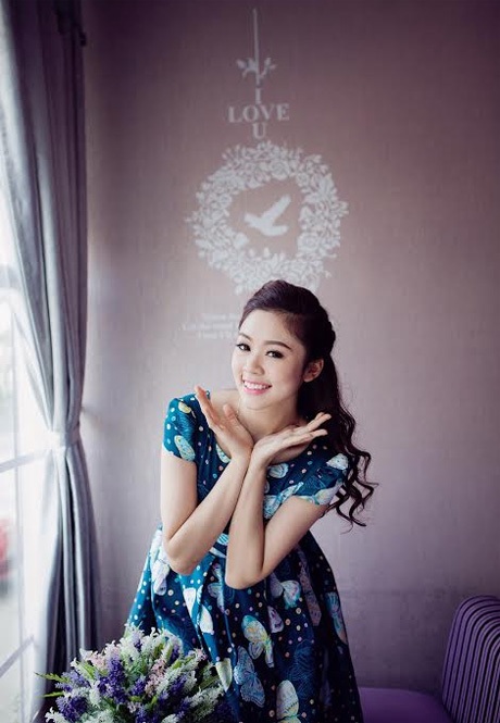 Hoa khôi Đà Nẵng khoe sắc rạng ngời - 2 Hoàng Dung