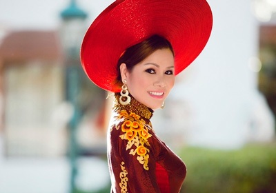 Tò mò về "nữ hoàng ngành bảo vệ" - 1 HH Bùi Thị Hà mang thần thái rạng rỡ, nổi bật với ngôi vị Hoa hậu và “Nữ hoàng ngành bảo vệ”.