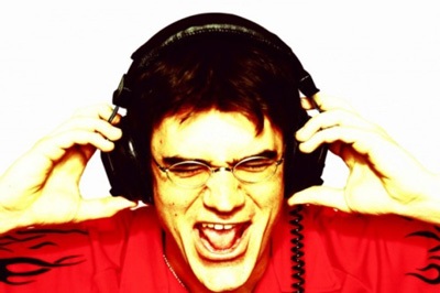 “Ma túy số” vẫn âm thầm “ăn mòn” giới trẻ - 2 Khuyến cáo của các chuyên gia, nghe idosing nhiều có thể dẫn đến điếc.