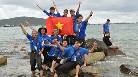 SV với biển đảo Tổ quốc 2014: Để hiểu, yêu và hành động đúng - 2 Thể hiện tình yêu đất nước, biển đảo thiết tha của các bạn sinh viên trên đảo Phú Quốc.