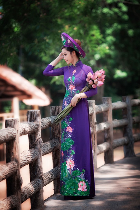 NTK Tommy Nguyễn và Đặng Hà Vy trong BST áo dài Sen - 5 P.V